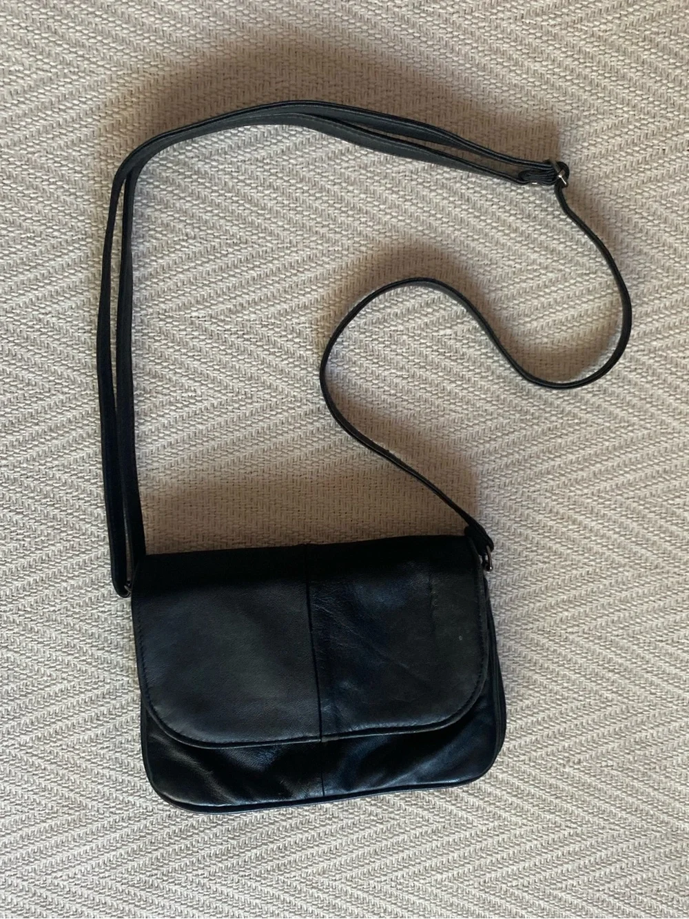 Classic Black Small Soft Pleather Crossbody Purse- Unbranded
